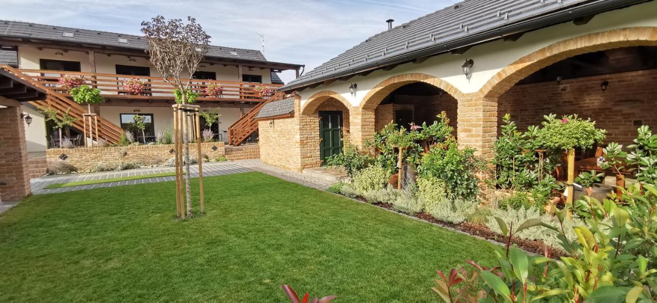 Apartmany Pod Palavou Starovicky Buitenkant foto